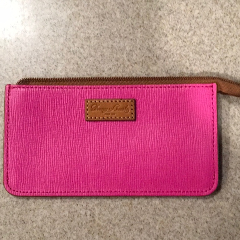 Dooney & Bourke thin clutch